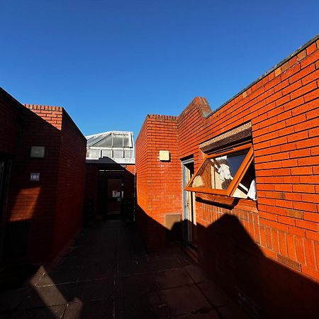 Two-Bedroom Flat Close To Uni & Shopping Center With Free Parking Coventry Luaran gambar
