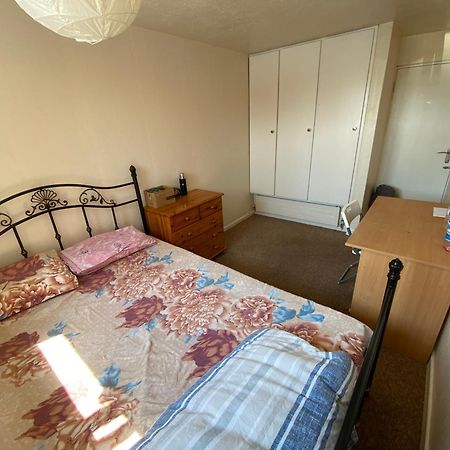 Two-Bedroom Flat Close To Uni & Shopping Center With Free Parking Coventry Luaran gambar